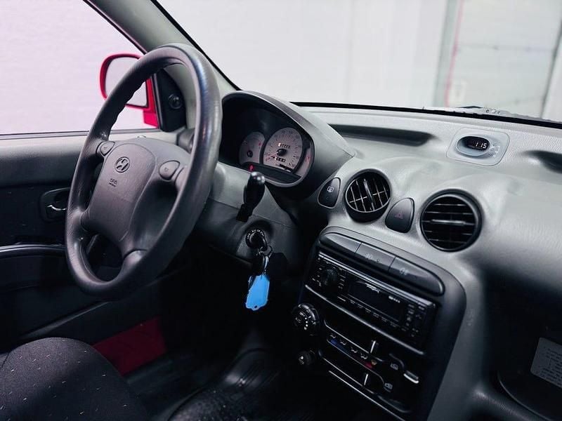 Begagnad Hyundai Atos Prime 58 HK (42 kW) 2003 Röd Halvkombi