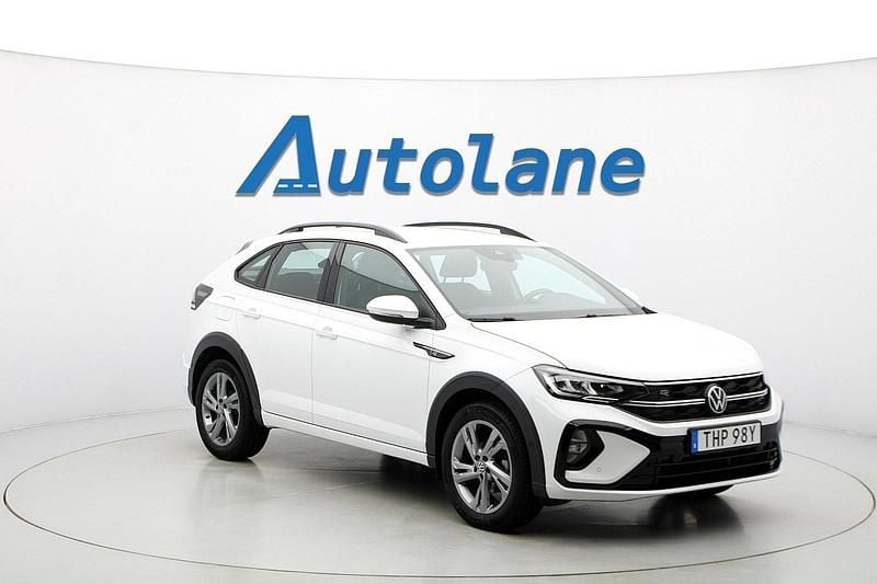 Vit Begagnad 2024 VW Taigo R-line SUV | 249 900 kr (Marknadspris) - Bild 1/2