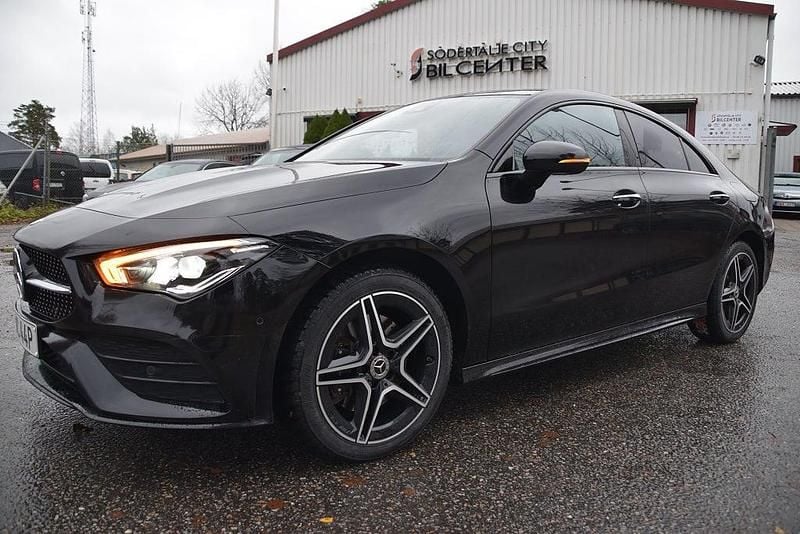 Svart Begagnad 2022 Mercedes CLA250e AMG Sedan | 379 900 kr (Lite dyr) - Bild 1/4