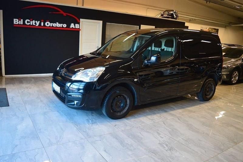 Begagnad Citroën Berlingo 100 HK (73 kW) 2017 Svart Minibuss