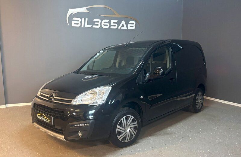 Svart Begagnad 2017 Citroën Berlingo Minibuss | 77 800 kr (Marknadspris) - Bild 1/4