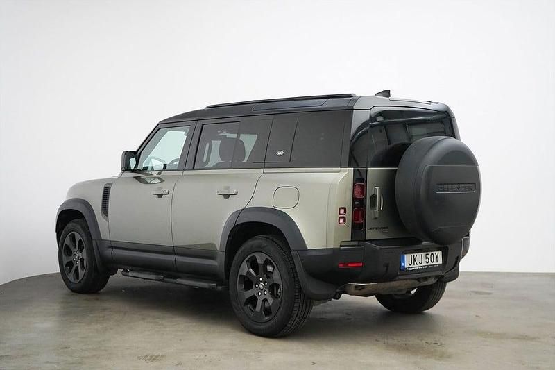 Begagnad Land Rover Defender 301 HK (221 kW) 2023 Grön SUV