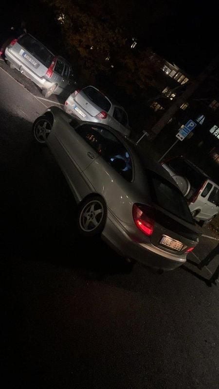 Grå Begagnad 2004 Mercedes C180 Sportkupé | 19 000 kr (Superpris) - Bild 1/4