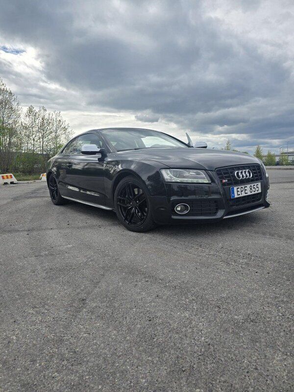 Svart Begagnad 2010 Audi S5 Sportkupé | 99 000 kr (Marknadspris) - Bild 1/4