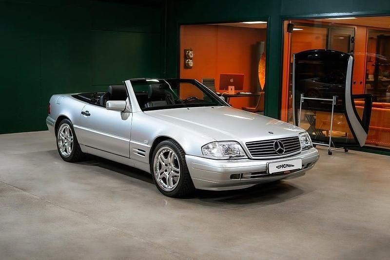 Begagnad Mercedes SL320 231 HK (169 kW) 1998 Ljusgrå Cab