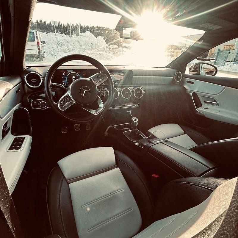 Begagnad Mercedes A180 136 HK (100 kW) 2020