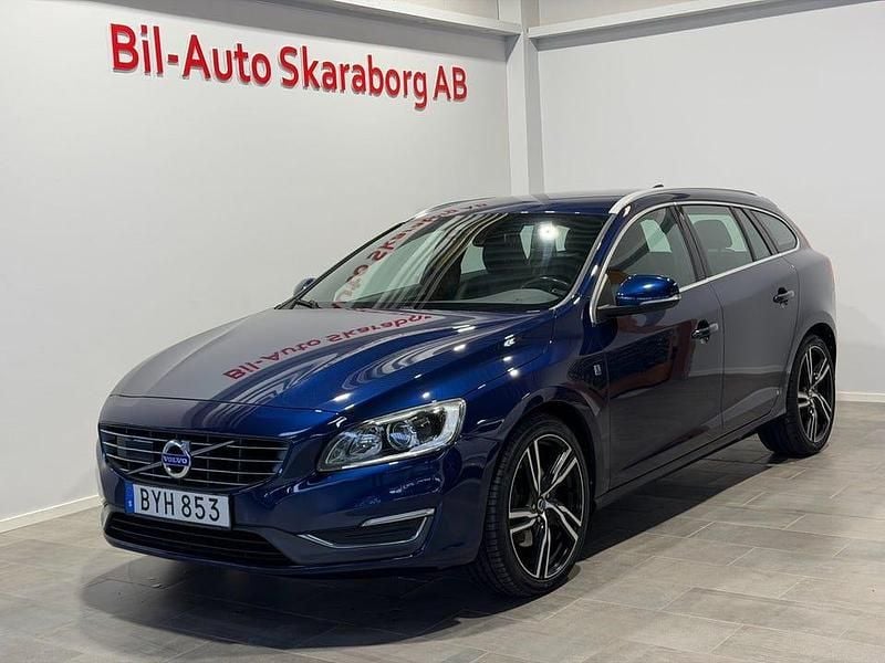 Begagnad Volvo V60 Ocean Race 181 HK (133 kW) 2014 Blå Kombi
