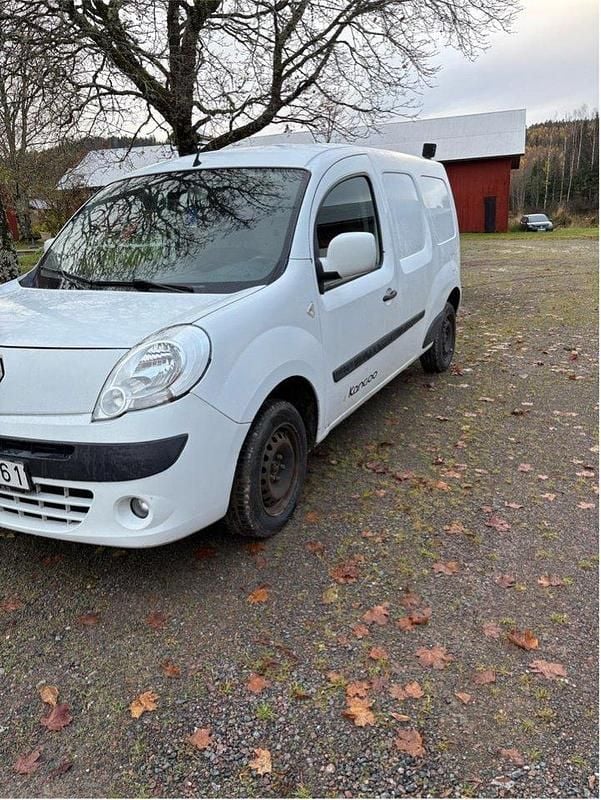Vit Begagnad 2011 Renault Kangoo Minibuss | 34 000 kr (Lite dyr) - Bild 1/4