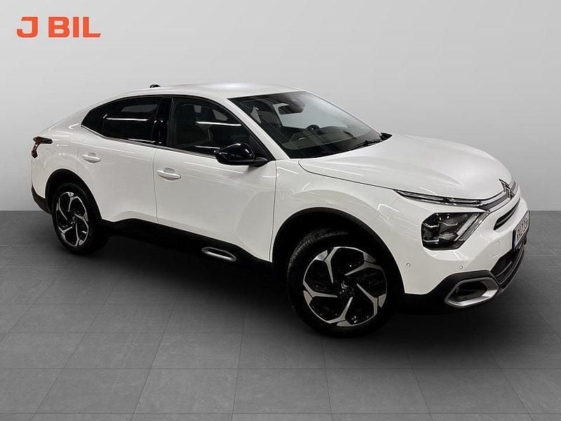 Vit Begagnad 2023 Citroën C4 X Shine SUV | 239 900 kr - Bild 1/4