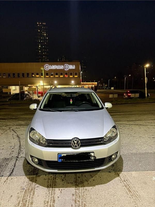 Silver Begagnad 2011 VW Golf Kombi | 60 000 kr (Marknadspris) - Bild 1/4