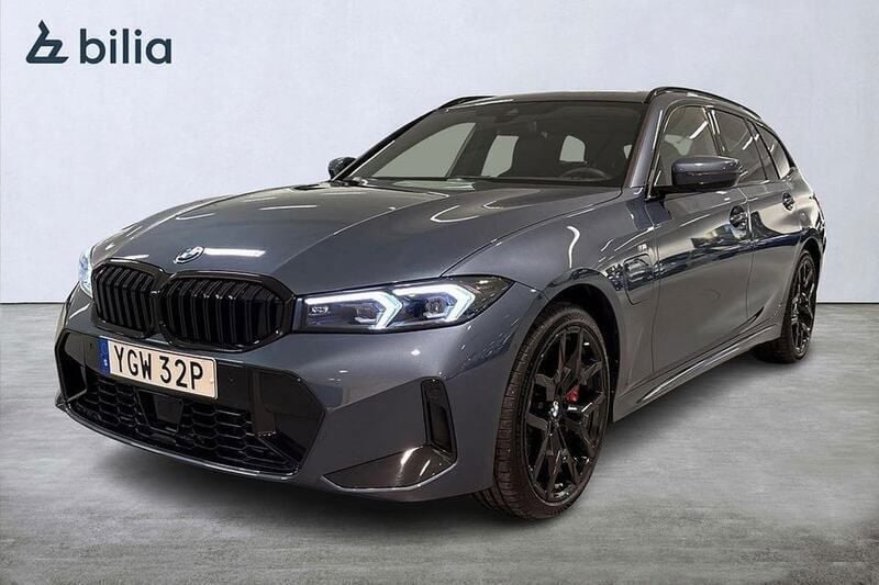 Blå Begagnad 2024 BMW 330e M Sport Kombi | 669 000 kr - Bild 1/3