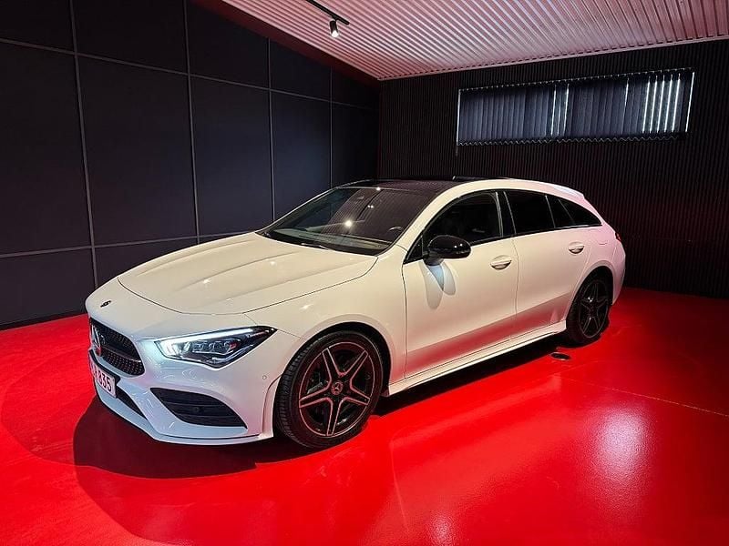 Vit Begagnad 2019 Mercedes CLA220 Shooting Brake AMG Kombi | 319 900 kr (Lite dyr) - Bild 1/4