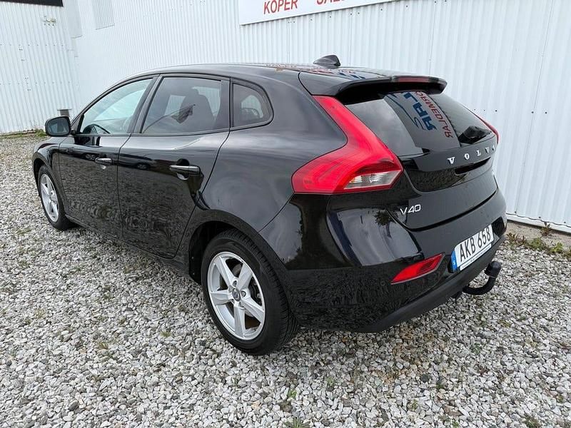 Begagnad Volvo V40 Kinetic 116 HK (85 kW) 2015 Svart Kombi