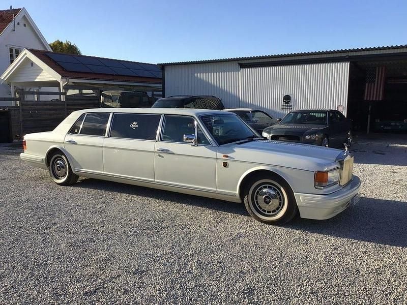 Vit pärlemor Begagnad 1991 Rolls Royce Silver Spur Sedan | 490 000 kr - Bild 1/4