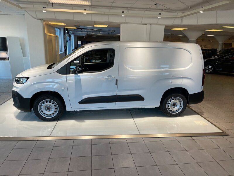 Vit Ny 2024 Fiat Doblò Minibuss | 337 375 kr - Bild 1/4