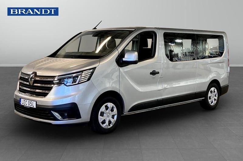 Grå Begagnad 2023 Renault Trafic Van | 349 900 kr (Lite dyr) - Bild 1/4