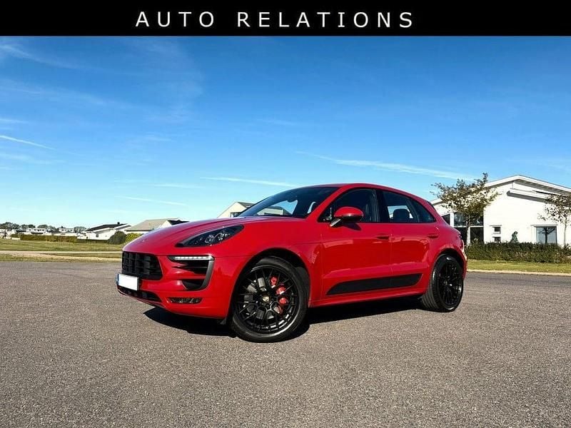 Röd carmine red solid Begagnad 2018 Porsche Macan GTS SUV | 499 900 kr (Bra pris) - Bild 1/2