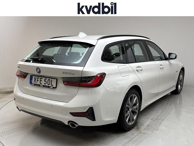 Begagnad BMW 330 Sport Line 292 HK (214 kW) 2022 Vit Kombi