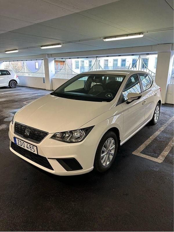 Vit Begagnad 2018 Seat Ibiza Style Halvkombi | 95 000 kr (Bra pris) - Bild 1/4