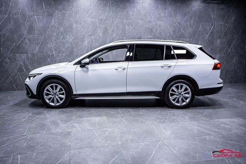 Begagnad VW Golf VIII 190 HK (139 kW) 2022 Vit Kombi