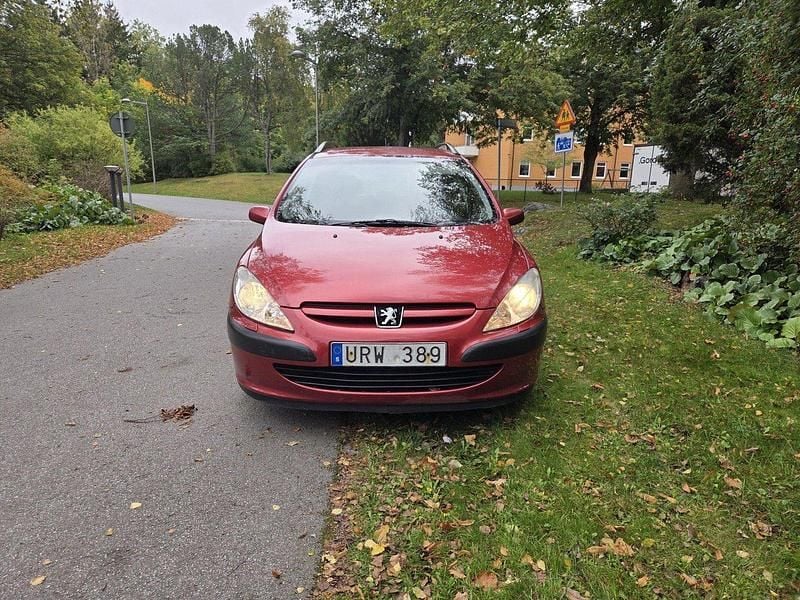 Begagnad Peugeot 307 136 HK (100 kW) 2004 Röd Kombi