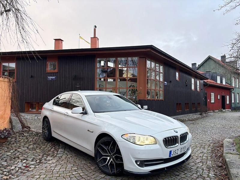 Begagnad 2012 BMW 525 M Sport Sedan | 89 900 kr (Bra pris) - Bild 1/4