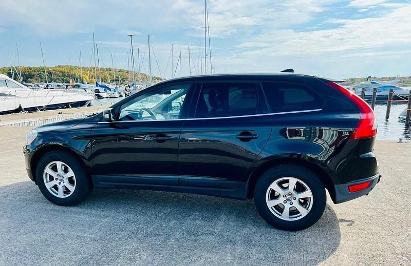 Svart Begagnad 2011 Volvo XC60 Summum SUV | 75 000 kr (Superpris) - Bild 1/4