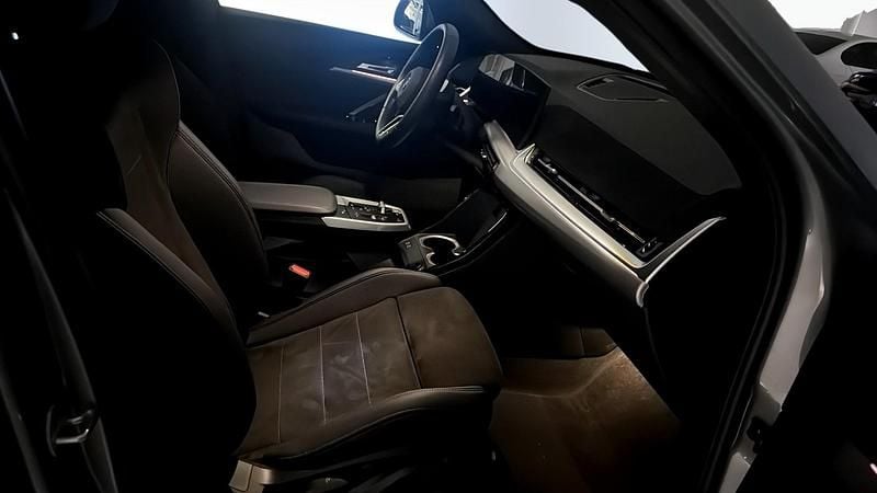 Begagnad BMW iX2 M Sport 230 kW (313 HK) 2026 Grå SUV