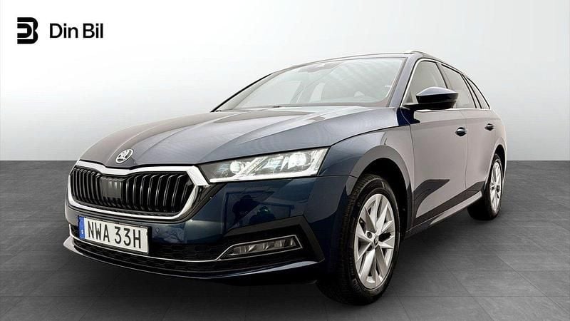 Blå Begagnad 2023 Skoda Octavia Style Kombi | 310 900 kr (Marknadspris) - Bild 1/4