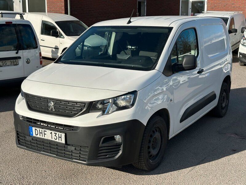 Vit Begagnad 2019 Peugeot Partner Minibuss | 89 000 kr (Superpris) - Bild 1/4