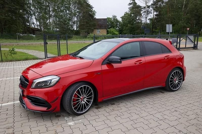Begagnad 2016 Mercedes A45 AMG | 290 000 kr - Bild 1/4