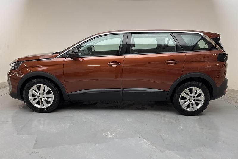 Begagnad Peugeot 5008 130 HK (95 kW) 2022 Brun SUV