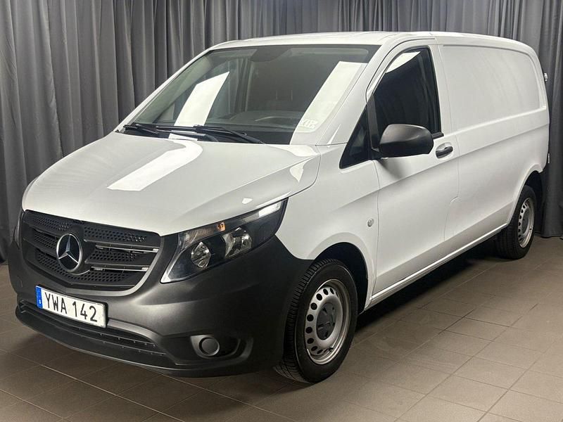 Vit Begagnad 2018 Mercedes Vito Minibuss | 149 900 kr (Bra pris) - Bild 1/4