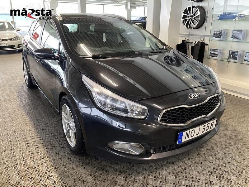 Begagnad Kia Ceed Sportswagon Comfort 128 HK (94 kW) 2014 Svart Kombi