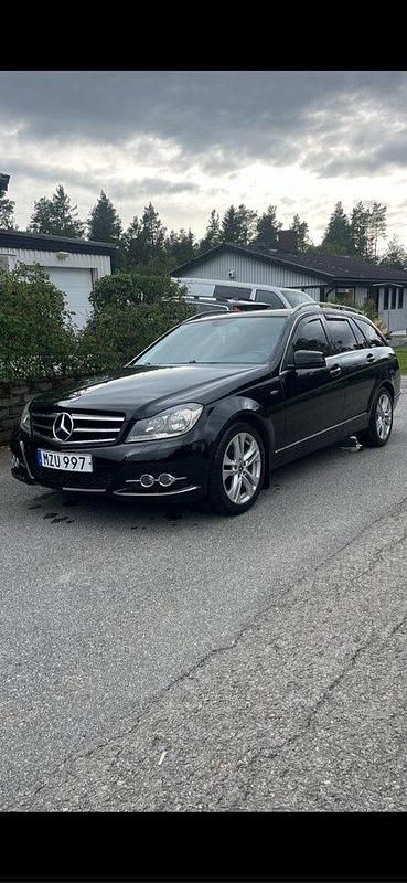 Svart Begagnad 2012 Mercedes C220 Kombi | 65 000 kr (Marknadspris) - Bild 1/3
