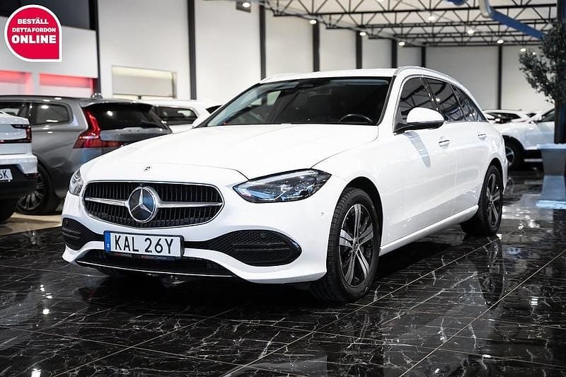 Vit Begagnad 2022 Mercedes C300e Avantgarde Kombi | 319 900 kr (Marknadspris) - Bild 1/4