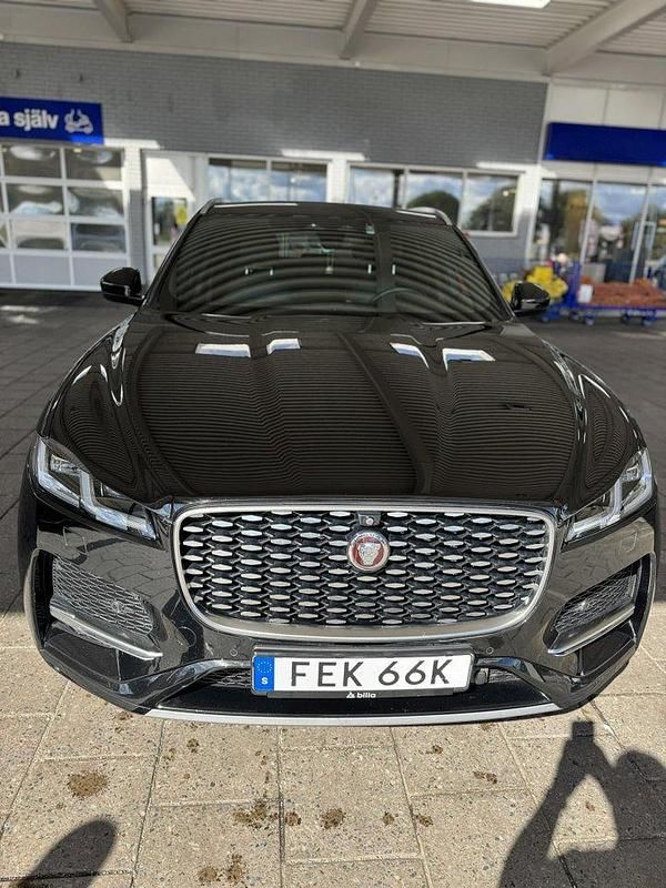 Svart Begagnad 2021 Jaguar F-Pace SUV | 415 000 kr (Marknadspris) - Bild 1/4