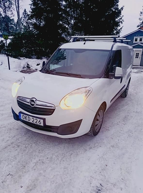Begagnad Opel Combo 95 HK (69 kW) 2018 Minibuss