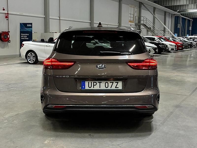 Begagnad Kia Ceed Sportswagon 140 HK (102 kW) 2020 Brun Kombi
