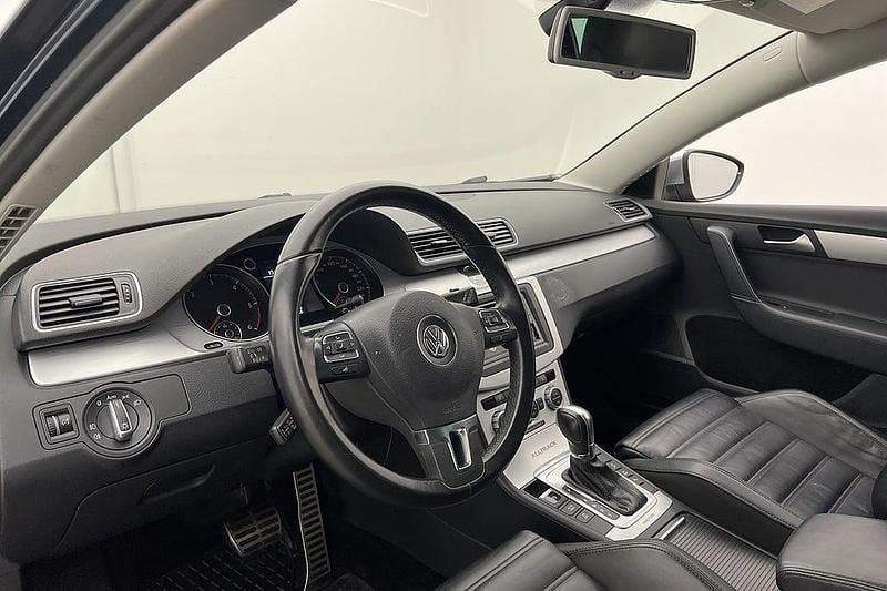 Blå Begagnad 2014 VW Passat Alltrack Kombi | 139 900 kr (Marknadspris) - Bild 1/2