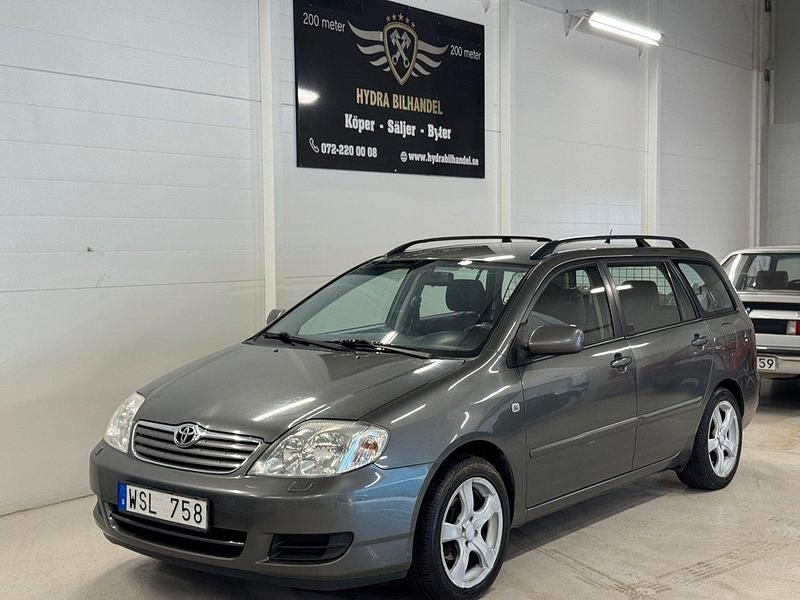 Grå Begagnad 2005 Toyota Corolla Kombi | 50 000 kr (Dyr) - Bild 1/4