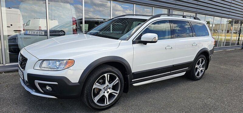 Vit Begagnad 2014 Volvo XC70 Summum SUV | 234 900 kr (Dyr) - Bild 1/4