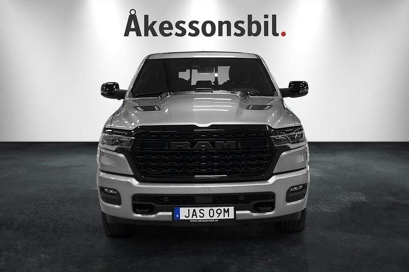 Ny RAM 1500 548 HK (403 kW) 2025 Grå Pickup
