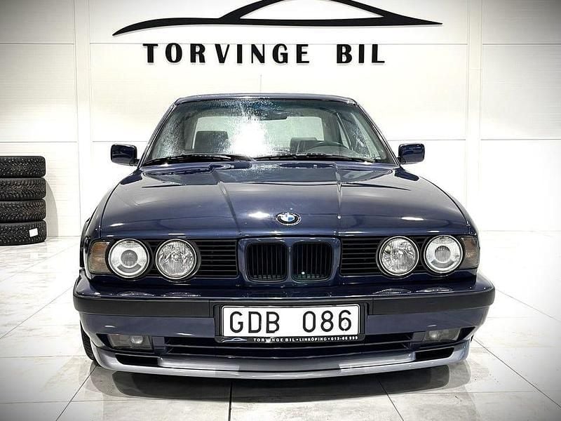 Begagnad BMW 525 M Sport 192 HK (141 kW) 1993 Mörkblå Sedan