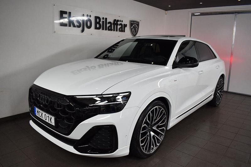 Vit Begagnad 2025 Audi Q8 S-Line SUV | 989 500 kr (Dyr) - Bild 1/4