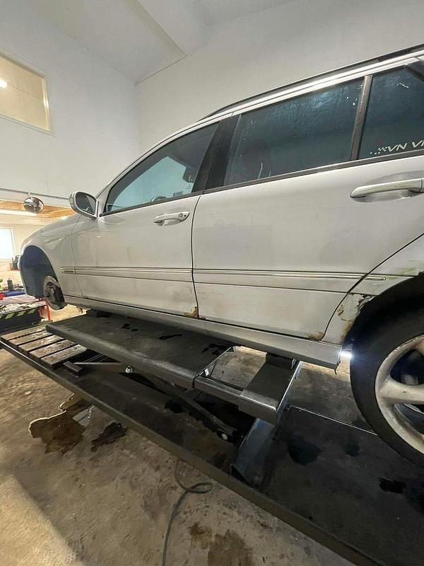 Begagnad 2004 Mercedes C200 Kombi | 10 000 kr (Superpris) - Bild 1/4