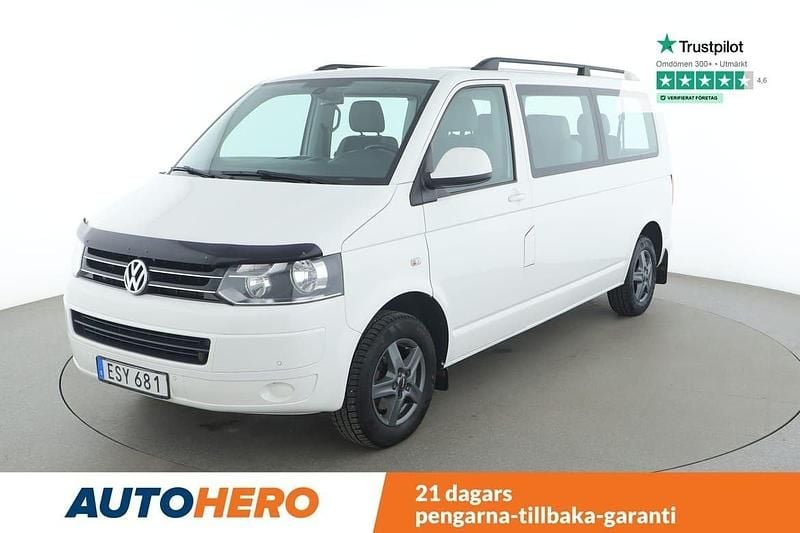 Vit Begagnad 2015 VW Caravelle Minibuss | 223 000 kr (Dyr) - Bild 1/4