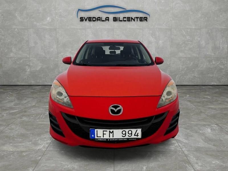 Begagnad Mazda 3 Inclusive 105 HK (77 kW) 2011 Röd