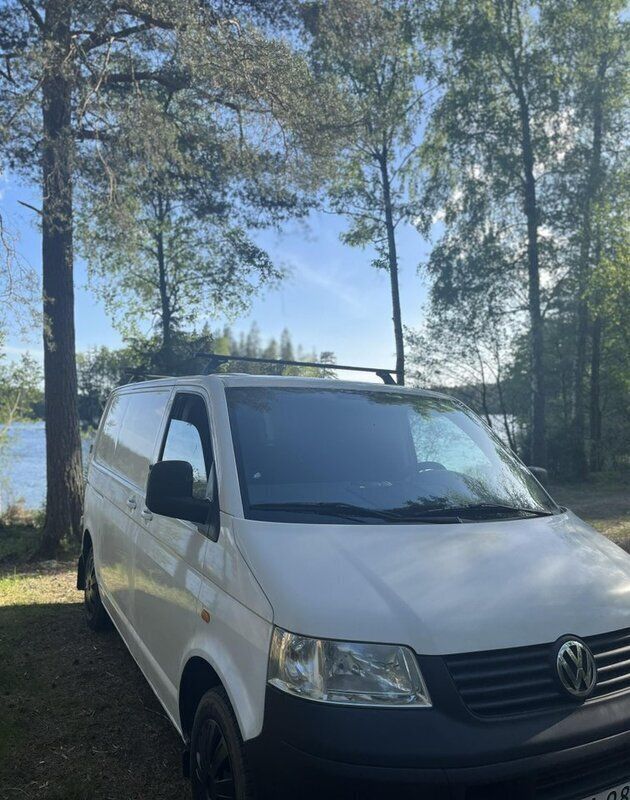 Vit Begagnad 2005 VW T5 Van | 70 000 kr (Dyr) - Bild 1/4