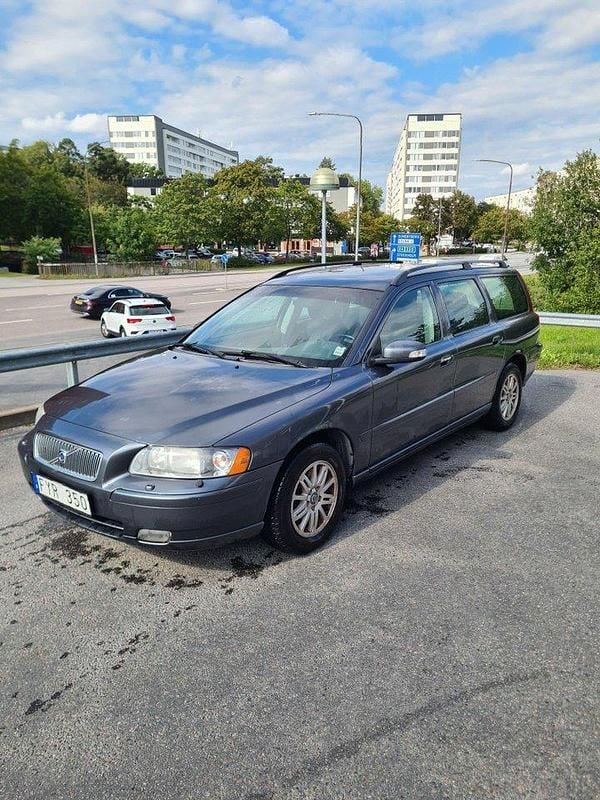 Grå Begagnad 2008 Volvo V70 Kinetic Kombi | 29 000 kr (Bra pris) - Bild 1/4